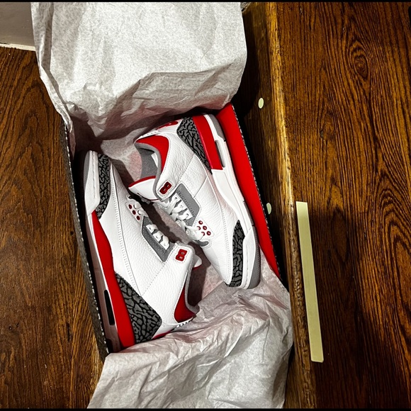 Fire Red 3 Jordan’s - Picture 1 of 6